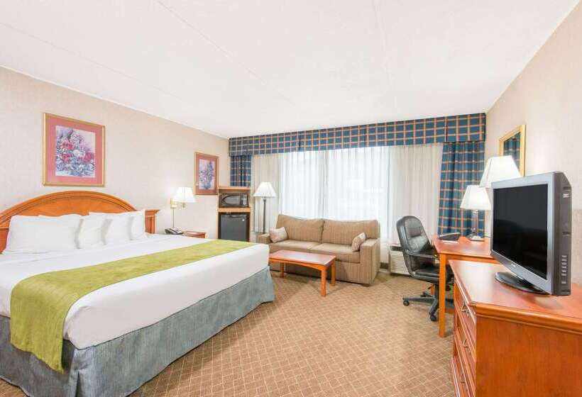 فندق Ramada By Wyndham Cumberland Downtown