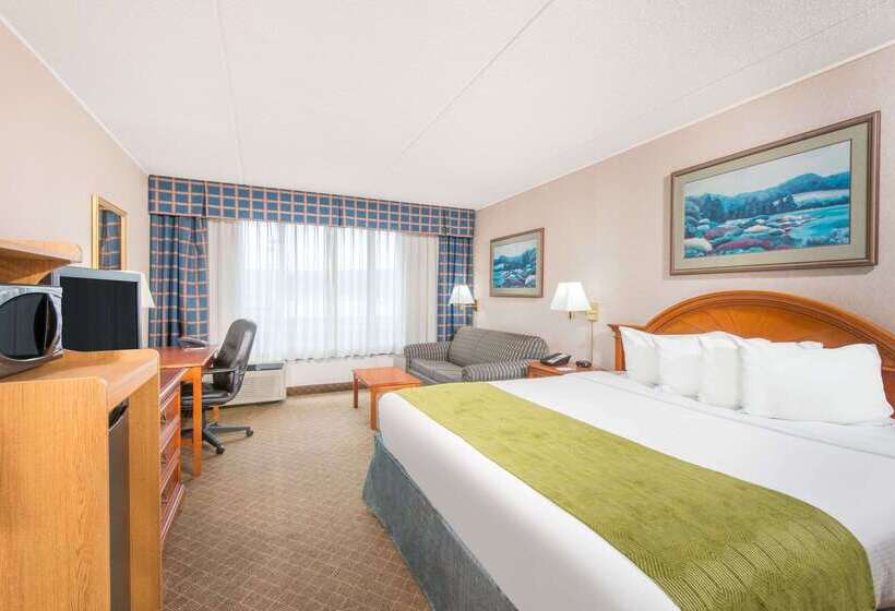 فندق Ramada By Wyndham Cumberland Downtown