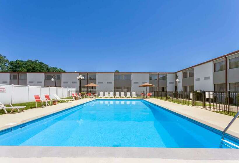 בית מלון כפרי Ramada By Wyndham Henderson/evansville