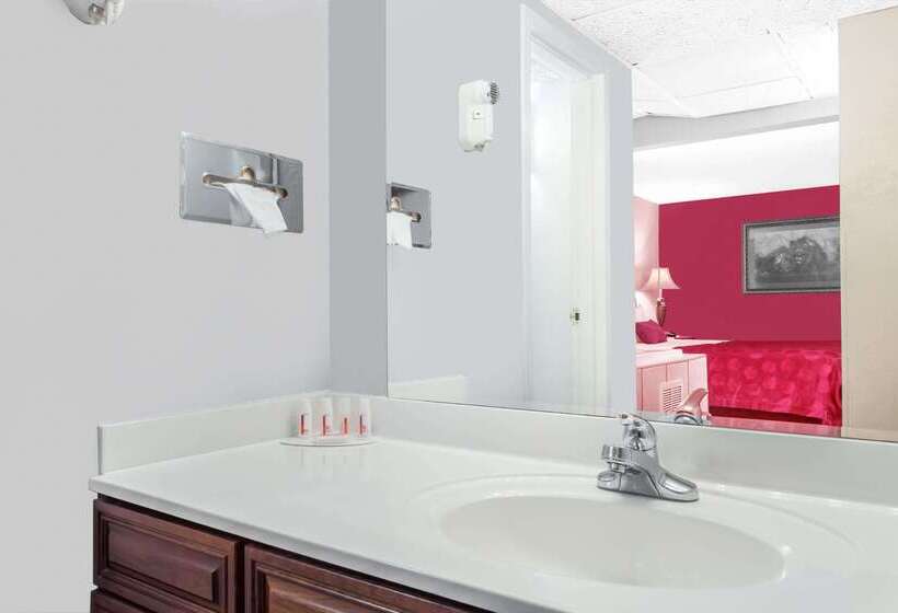 בית מלון כפרי Ramada By Wyndham Henderson/evansville