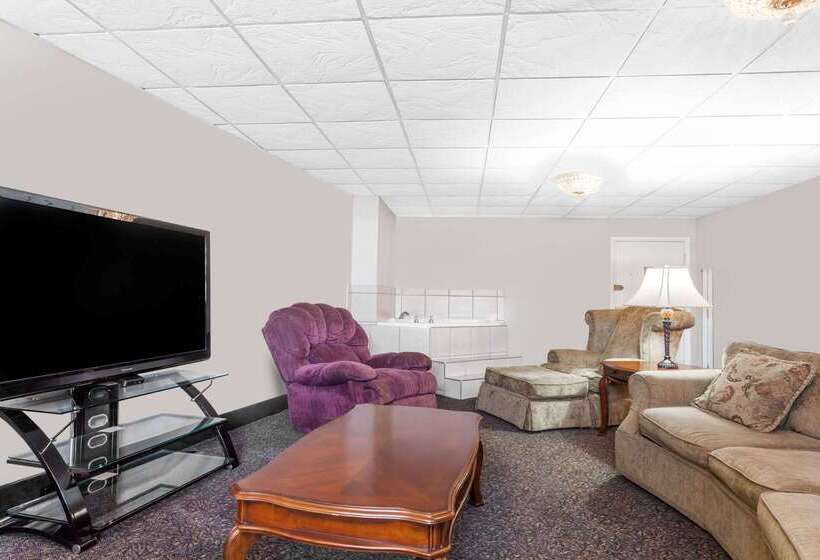 בית מלון כפרי Ramada By Wyndham Henderson/evansville