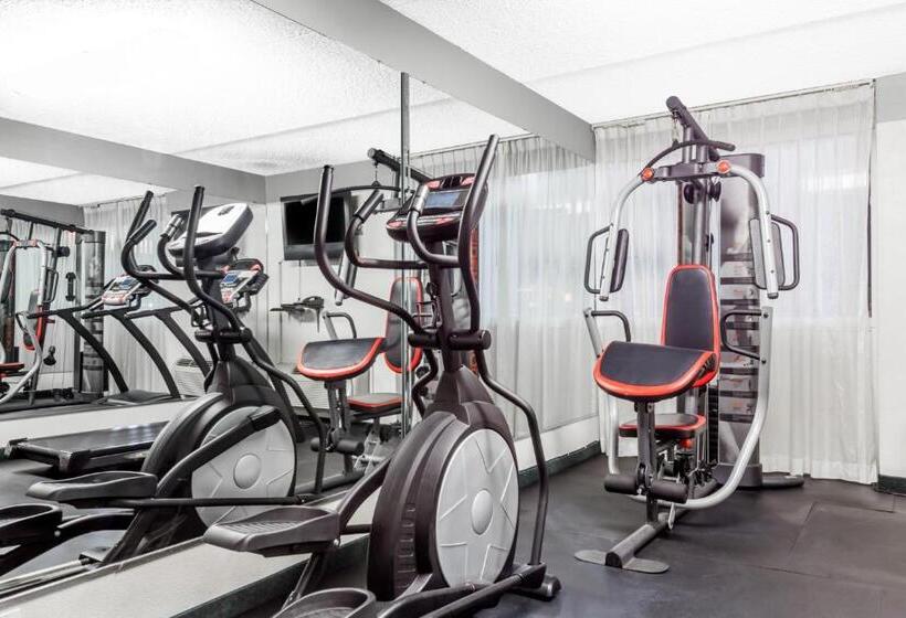 호텔 Ramada By Wyndham Henderson/evansville