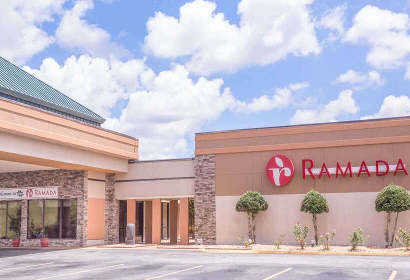 בית מלון כפרי Ramada By Wyndham Macon