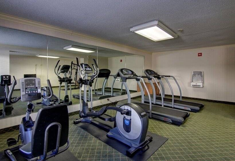 בית מלון כפרי Ramada By Wyndham Macon