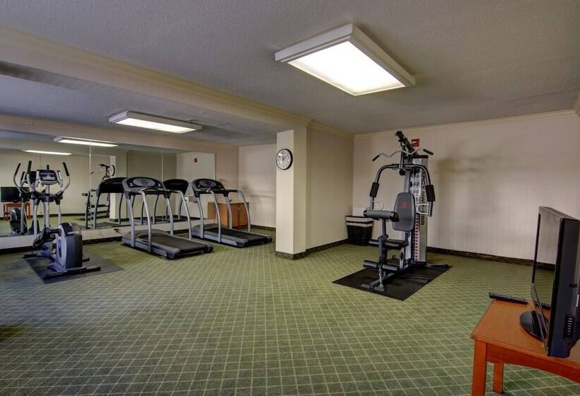 בית מלון כפרי Ramada By Wyndham Macon