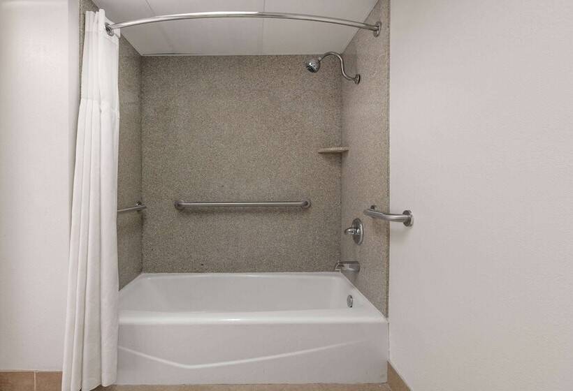 هتل Ramada By Wyndham Odessa Near University Of Texas Permian