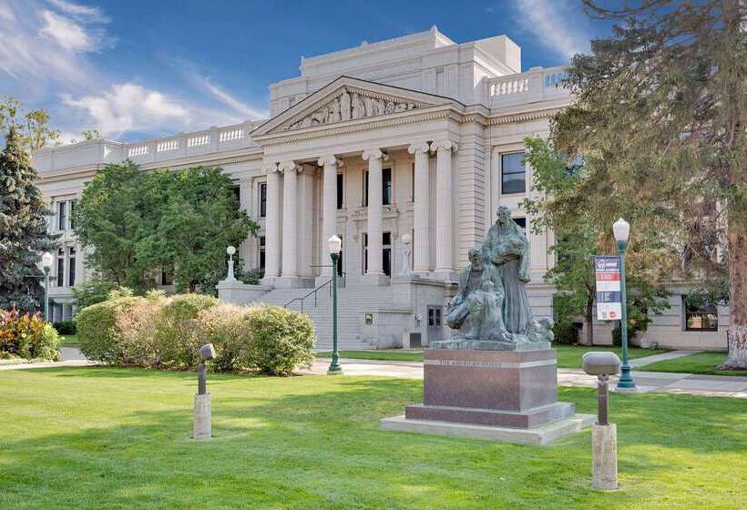 فندق Ramada By Wyndham Provo