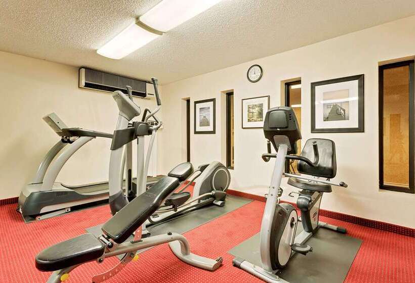 فندق Ramada By Wyndham Provo