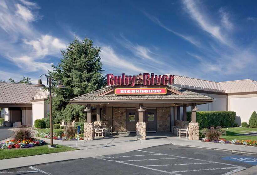 فندق Ramada By Wyndham Provo