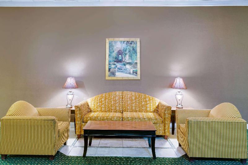 فندق Ramada By Wyndham Provo