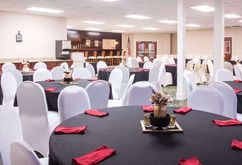 ホテル Ramada By Wyndham & Suites Warner Robins