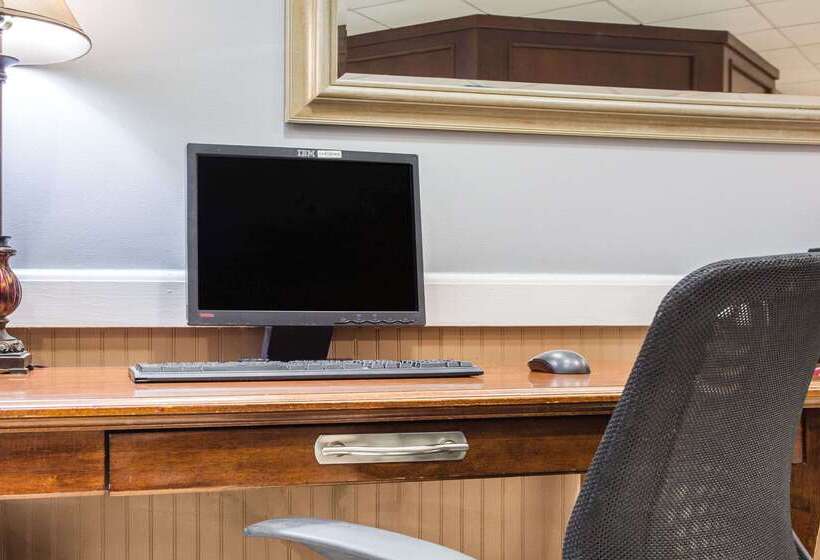 ホテル Ramada By Wyndham & Suites Warner Robins