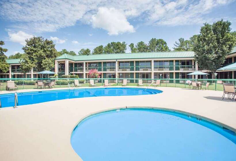 ホテル Ramada By Wyndham & Suites Warner Robins