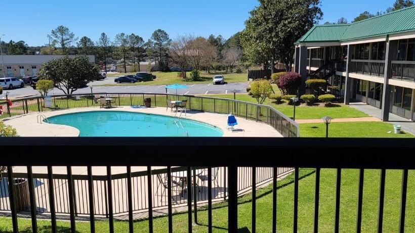 ホテル Ramada By Wyndham & Suites Warner Robins