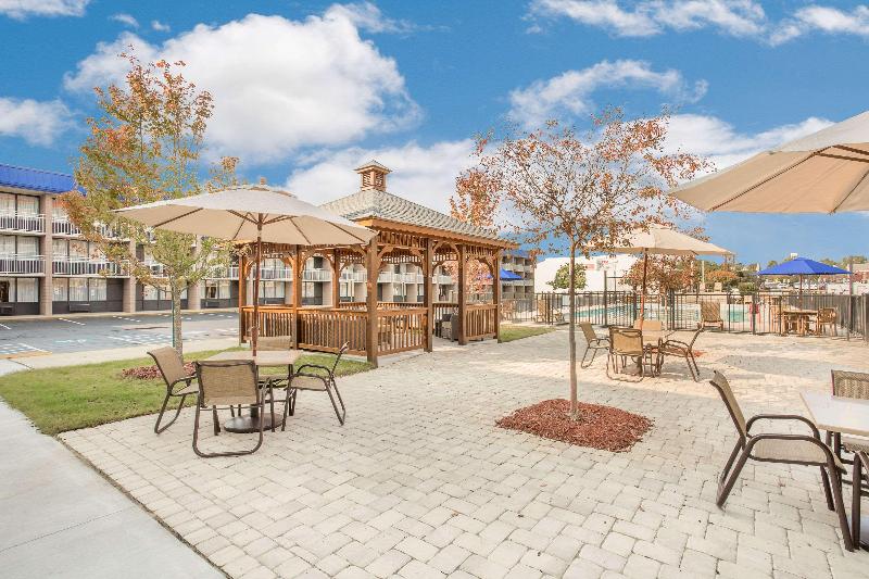 فندق Ramada Plaza By Wyndham Fayetteville Fort Bragg Area