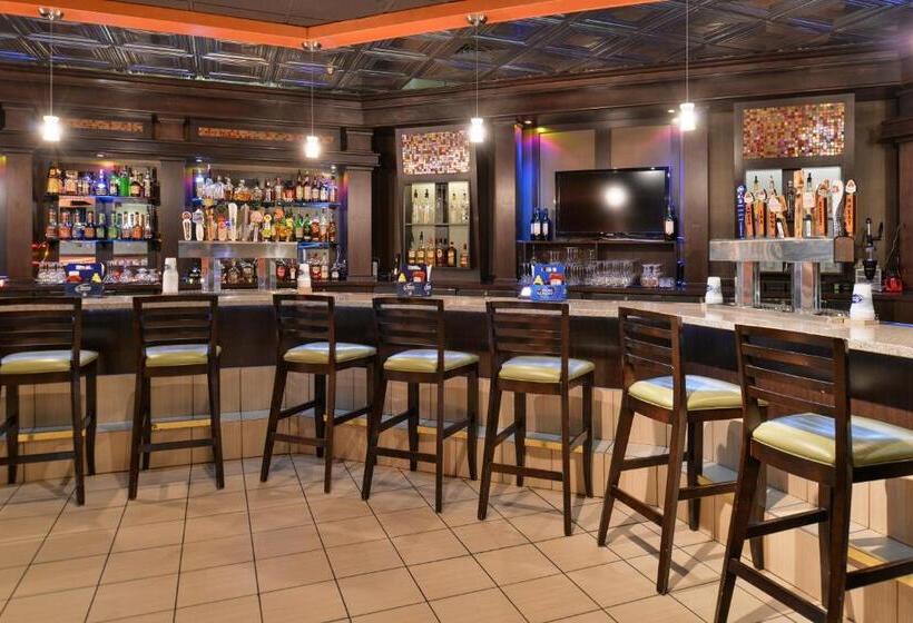 Ramada Plaza By Wyndham Sheridan Hotel & Convention Center