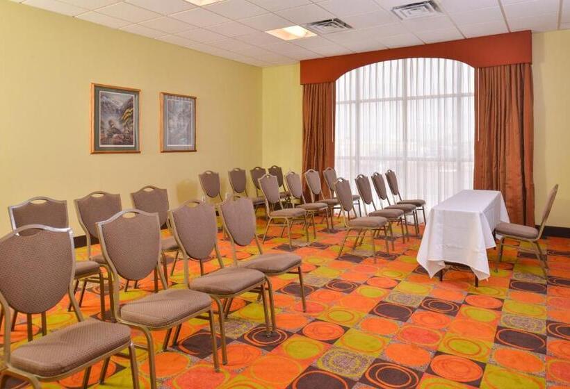 Ramada Plaza By Wyndham Sheridan Hotel & Convention Center