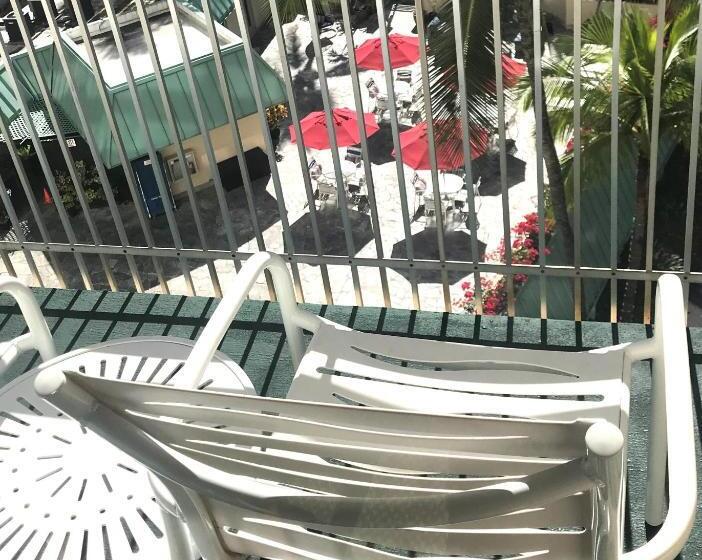 בית מלון כפרי Ramada Plaza By Wyndham Waikiki