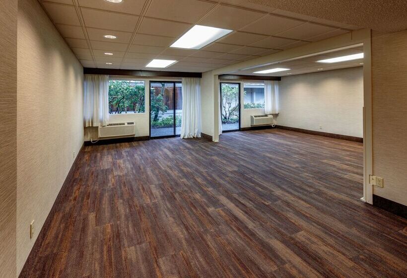 Red Lion Hotel Bellevue