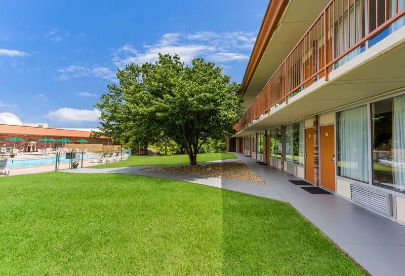 فندق Red Lion Inn & Suites Branson