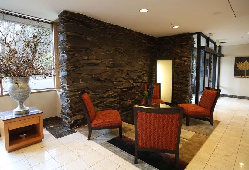 فندق Red Lion Inn & Suites Olympia, Governor