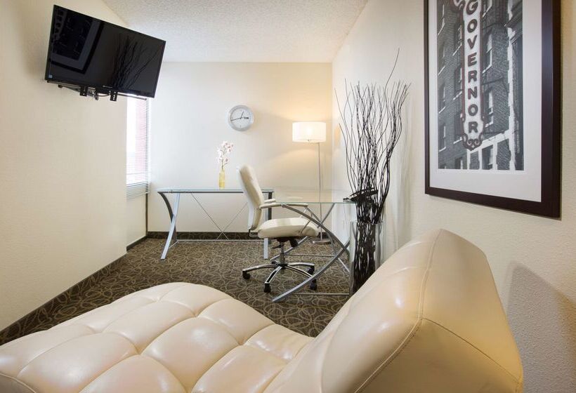 فندق Red Lion Inn & Suites Olympia, Governor