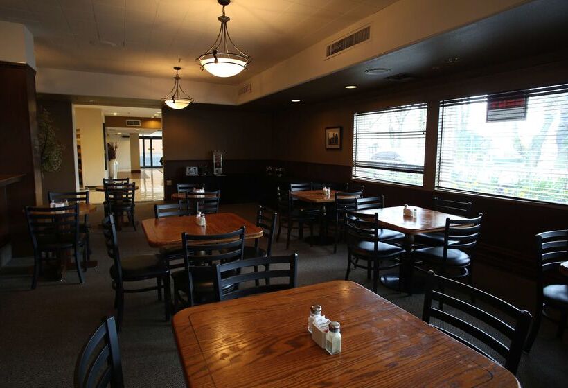 فندق Red Lion Inn & Suites Olympia, Governor