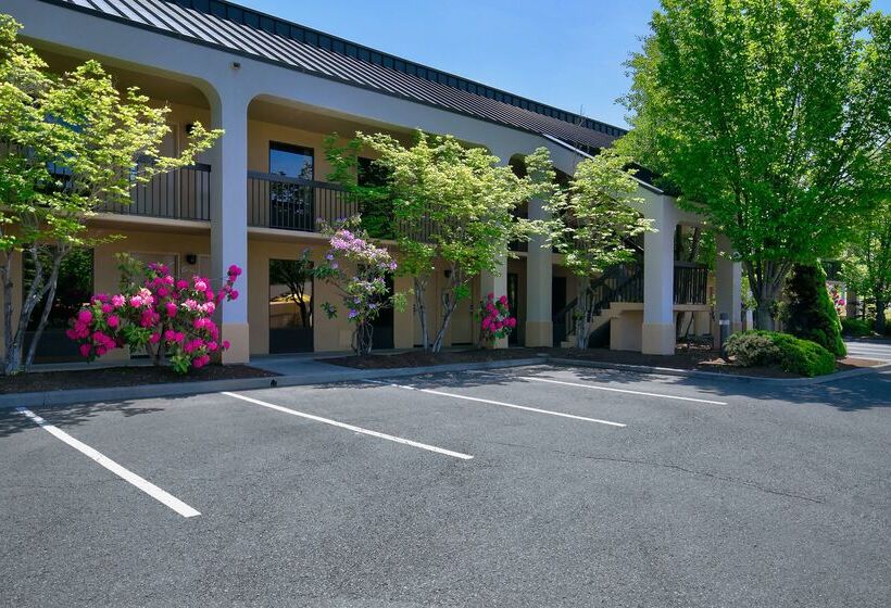 ホテル Red Lion Inn & Suites Deschutes River   Bend