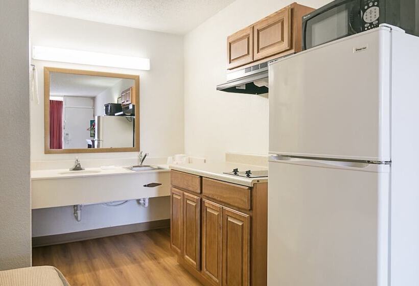 Отель Red Roof Inn Forsyth