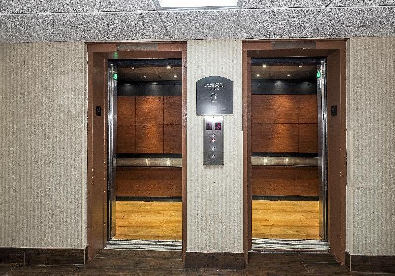 ホテル Red Roof Inn Hartford  New Britain