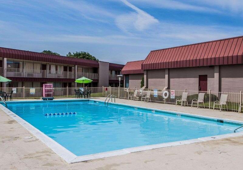 فندق Red Roof Inn Reading