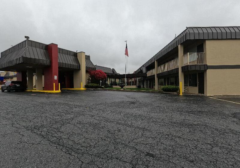 فندق Red Roof Inn Reading