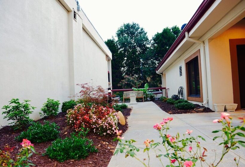 فندق Red Roof Inn & Suites Commerce  Athens