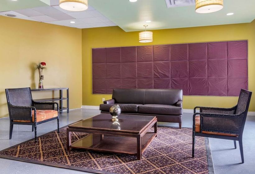 בית מלון כפרי Rodeway Inn