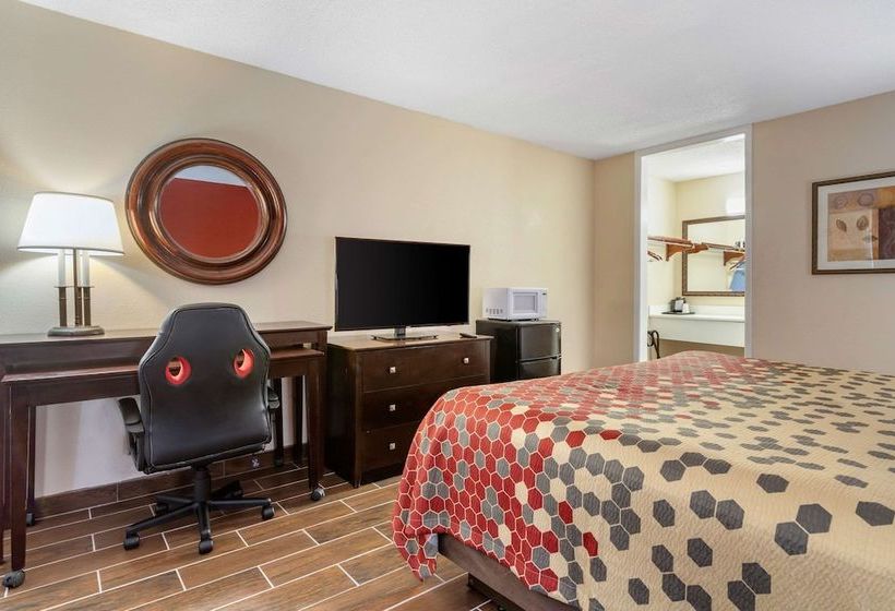 בית מלון כפרי Rodeway Inn