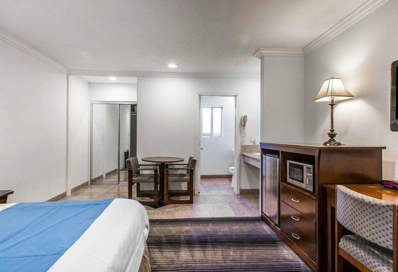 ホテル Rodeway Inn & Suites Pacific Coast Highway