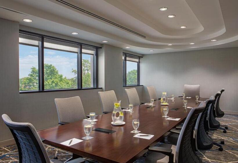 Отель Sheraton Edison