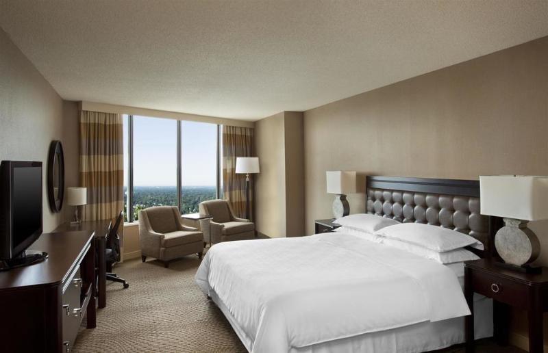 هتل Sheraton Greensboro