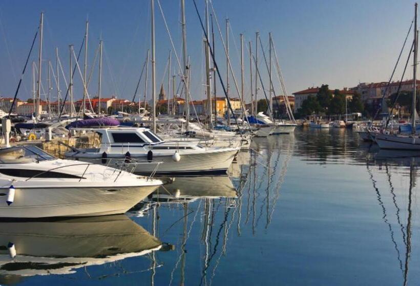 فندق Solomons Inn Resort & Marina