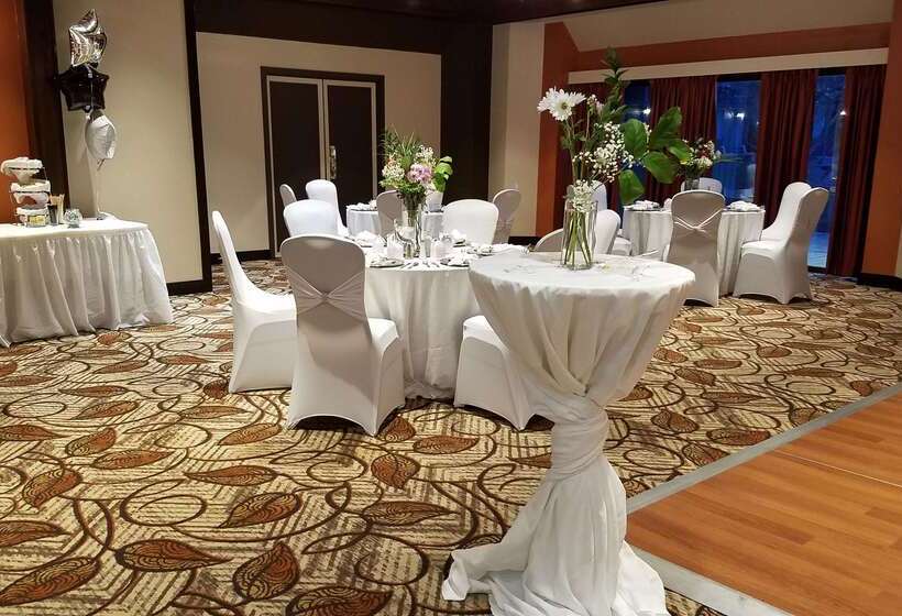 Surestay Plus Hotel By Best Western Lehigh Valley