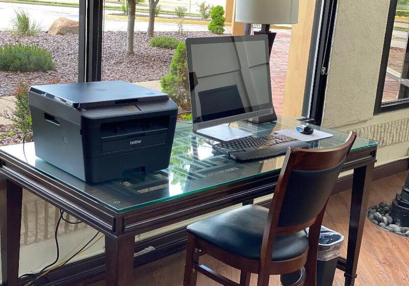 The Atrium Hotel On Third