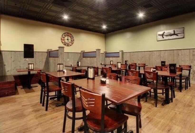 The Atrium Hotel On Third