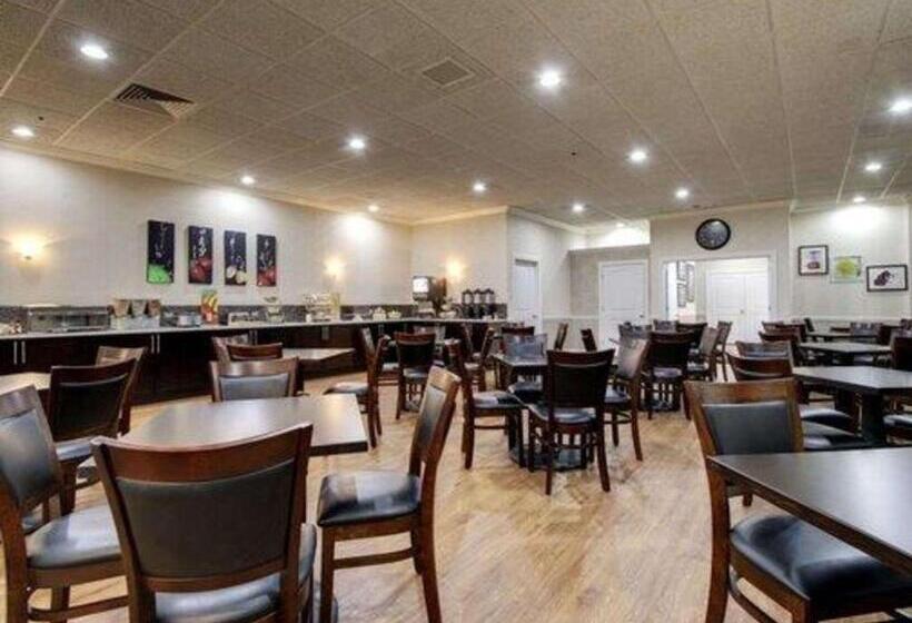 The Atrium Hotel On Third