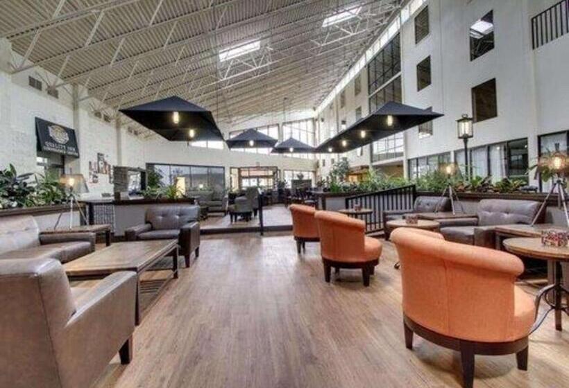 The Atrium Hotel On Third