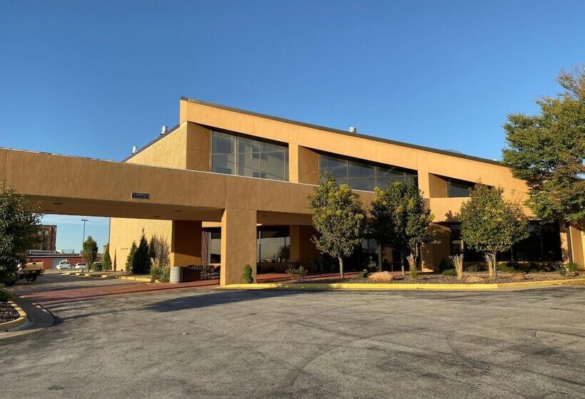 The Atrium Hotel On Third