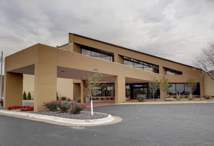 The Atrium Hotel On Third