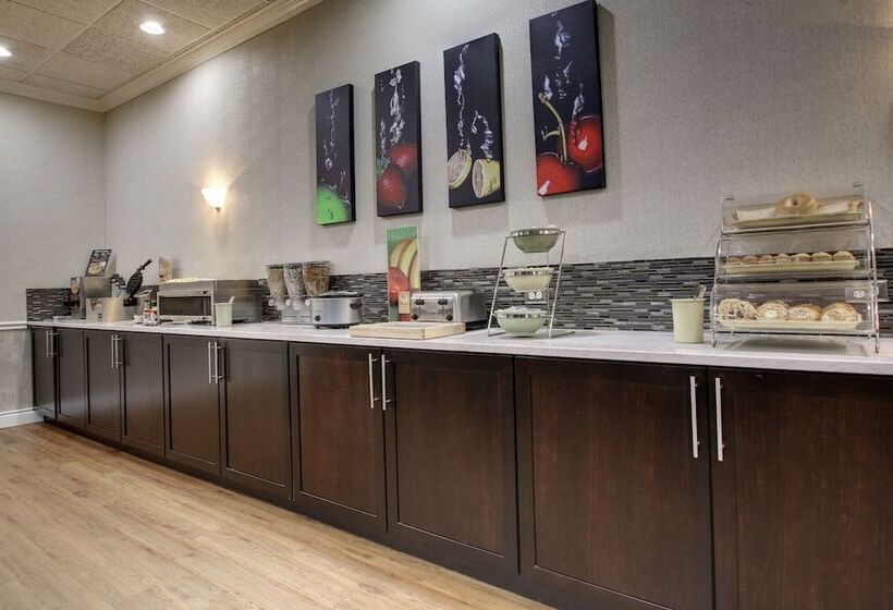 The Atrium Hotel On Third