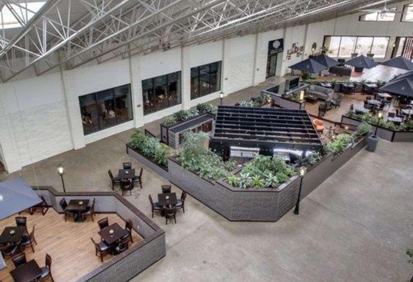 The Atrium Hotel On Third