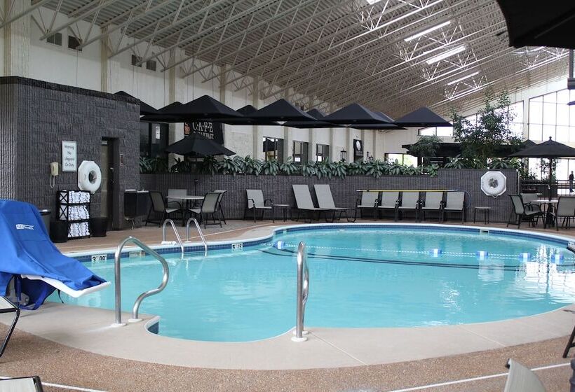The Atrium Hotel On Third