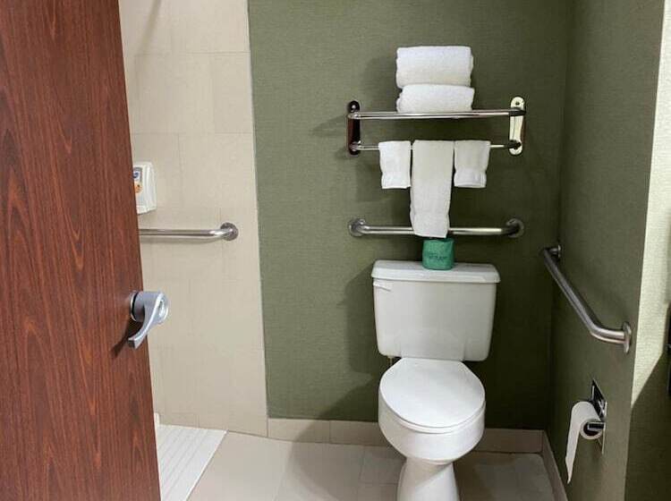 The Atrium Hotel On Third